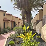 Surf & Chill 69, Quiet Oasis With Community Swimmingpool Holiday home Parque Holandes