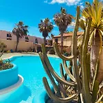Surf & Chill 69, Quiet Oasis With Community Swimmingpool *