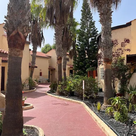 Surf & Chill 69, Quiet Oasis With Community Swimmingpool Feriehus *