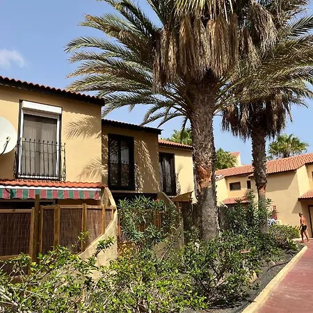 Surf & Chill 69, Quiet Oasis With Community Swimmingpool