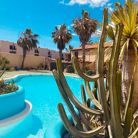 Surf & Chill 69, Quiet Oasis With Community Swimmingpool *