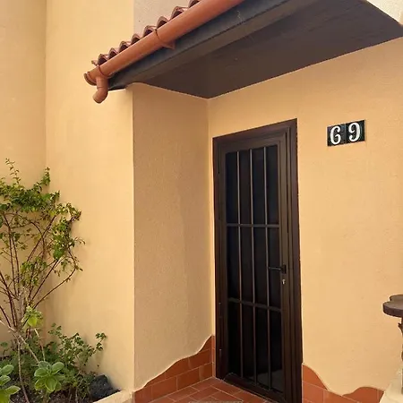 Surf & Chill 69, Quiet Oasis With Community Swimmingpool 度假居 *