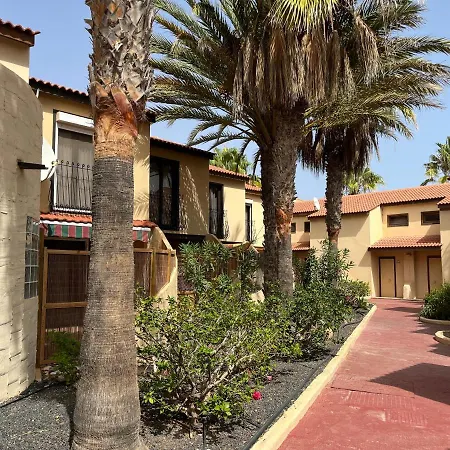 Surf & Chill 69, Quiet Oasis With Community Swimmingpool Ferienhaus Parque Holandes