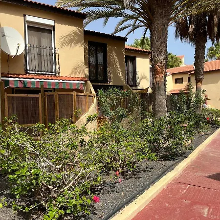 Ferienhaus Surf & Chill 69, Quiet Oasis With Community Swimmingpool