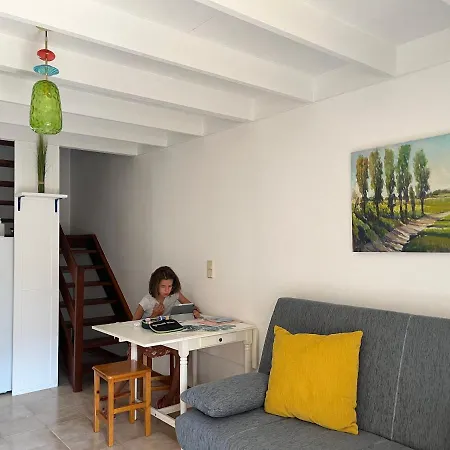 Ferienhaus Surf & Chill 69, Quiet Oasis With Community Swimmingpool *