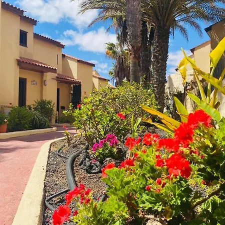 Surf & Chill 69, Quiet Oasis With Community Swimmingpool