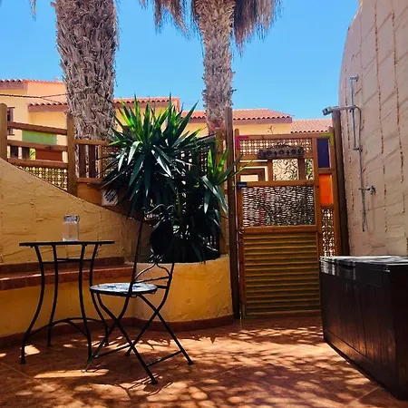 Surf & Chill 69, Quiet Oasis With Community Swimmingpool Ferienhaus