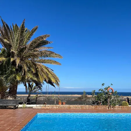 Surf & Chill 69, Quiet Oasis With Community Swimmingpool Ferienhaus Parque Holandes
