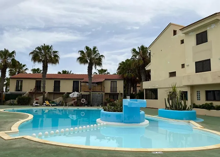 Surf & Chill 69, Quiet Oasis With Community Swimmingpool *