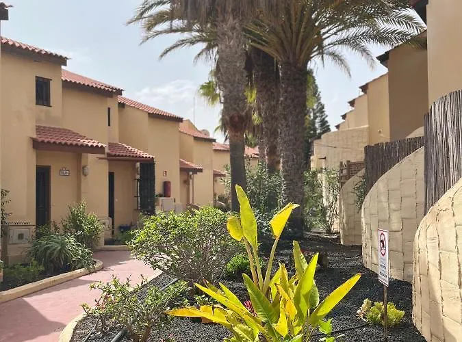 Surf & Chill 69, Quiet Oasis With Community Swimmingpool Ferienhaus Parque Holandes