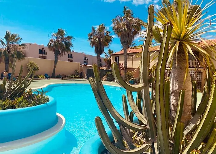 Surf & Chill 69, Quiet Oasis With Community Swimmingpool *