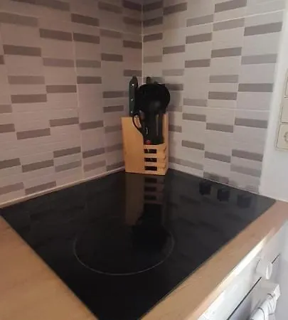 Surf & Chill 69, Quiet Oasis With Community Swimmingpool *