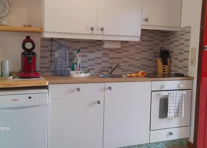 Surf & Chill 69, Quiet Oasis With Community Swimmingpool