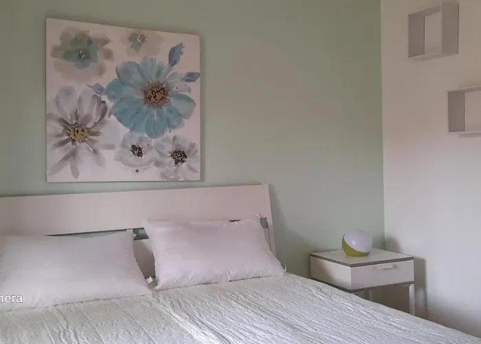 Surf & Chill 69, Quiet Oasis With Community Swimmingpool Casa vacanze