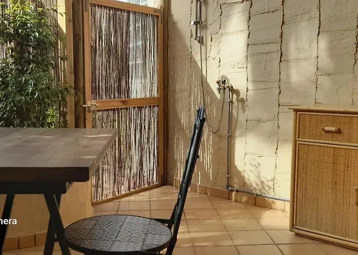 Surf & Chill 69, Quiet Oasis With Community Swimmingpool Casa vacanze