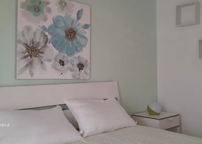 Surf & Chill 69, Quiet Oasis With Community Swimmingpool Casa vacanze *