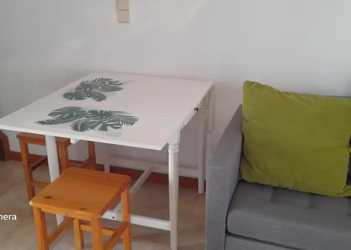 Surf & Chill 69, Quiet Oasis With Community Swimmingpool Casa vacanze