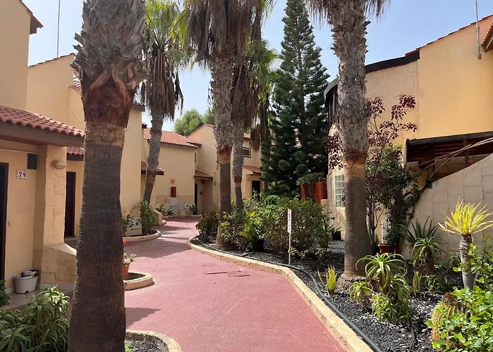 Surf & Chill 69, Quiet Oasis With Community Swimmingpool Casa vacanze *