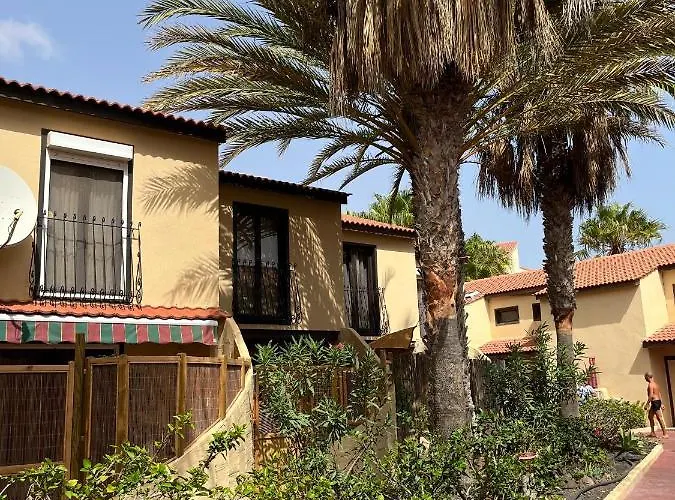 Surf & Chill 69, Quiet Oasis With Community Swimmingpool