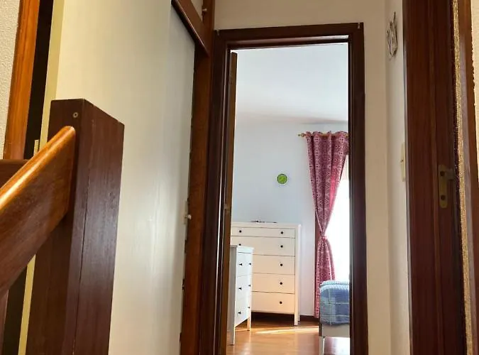 Surf & Chill 69, Quiet Oasis With Community Swimmingpool *