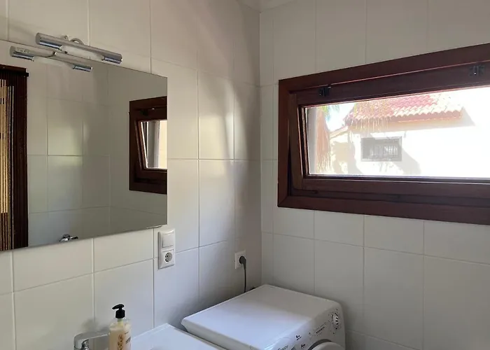 Casa vacanze Surf & Chill 69, Quiet Oasis With Community Swimmingpool Parque Holandes